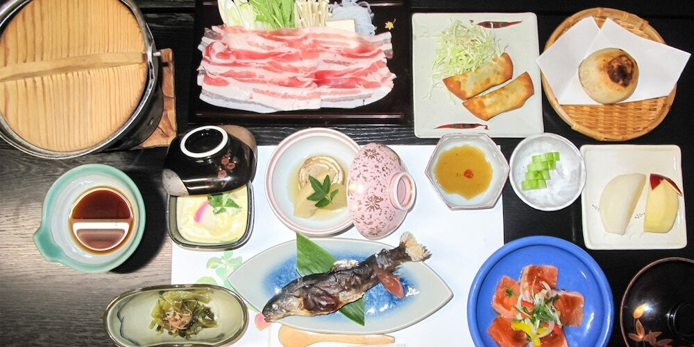 旅館のお食事処