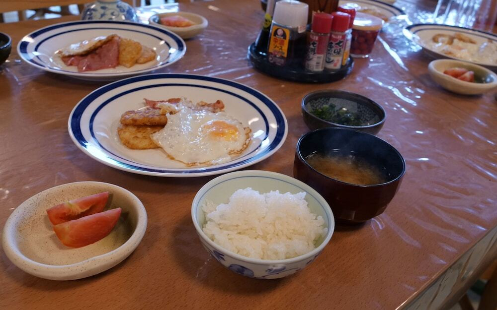 客室内のダイニングエリア