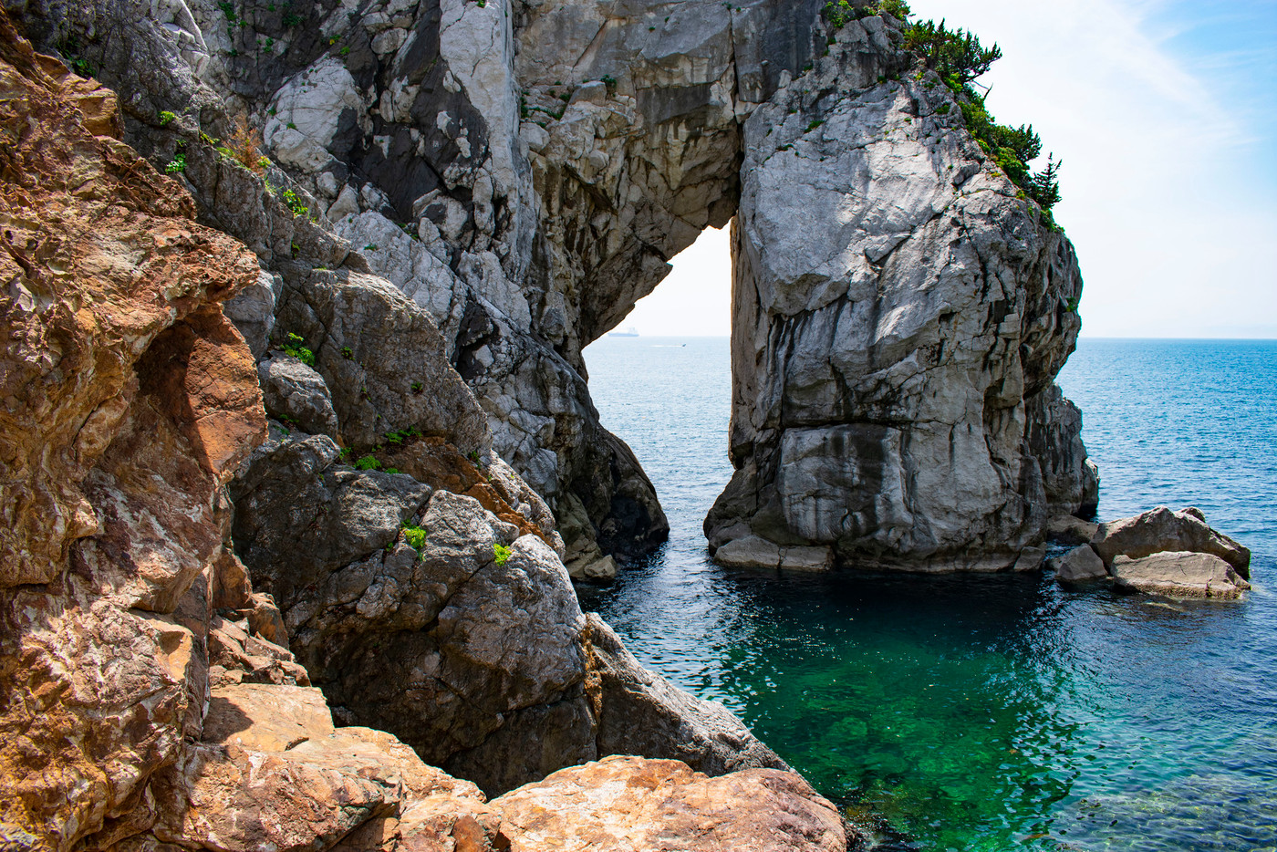 白崎海岸 立巌岩