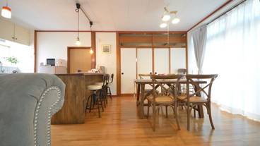 客室内のダイニングエリア / 11