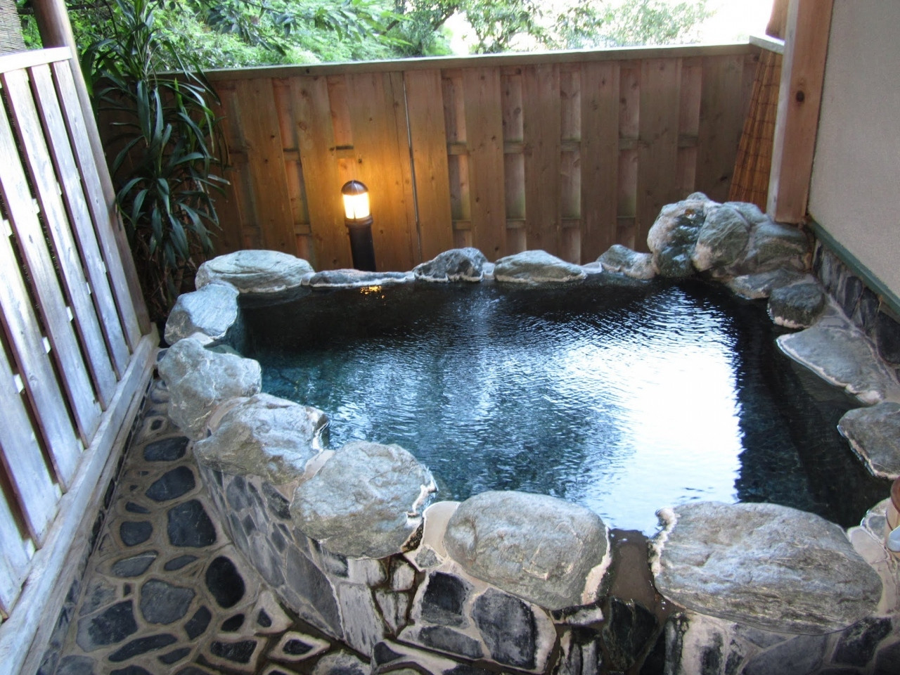 オーナーシェフの料理を愉しむ、全5室の静かな宿3998000