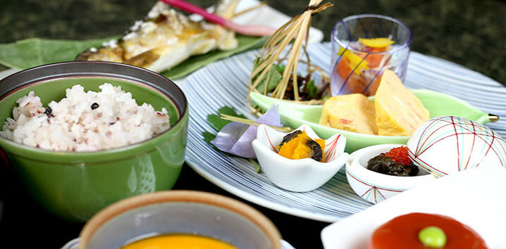 駅前にある、手作りのお料理にこだわったお宿3938829