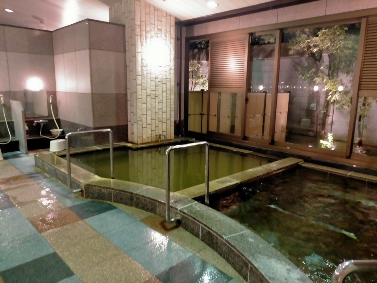 とっても濃い泉質！「えんや温泉」3913801