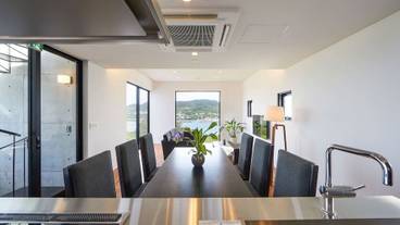 客室内のダイニングエリア / 5