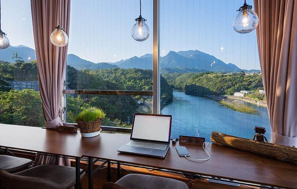 ロビー応接スペース