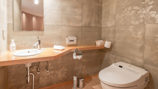 Suite 宇宙・光・静 ハリウッドツイン+和室+ジャグジー