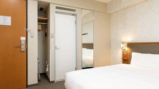 ルーム クイーンベッド 1 台 禁煙