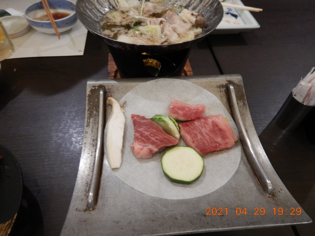 和牛の陶板焼き中・・・