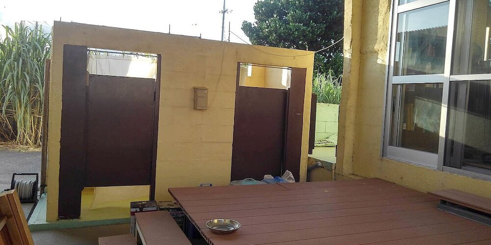 バスルームのシャワー