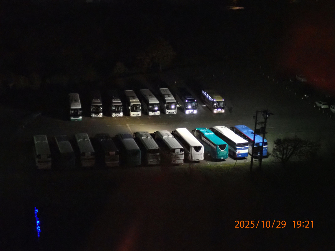 この後更にツアーバスが増加