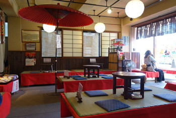 「伏見稲荷 参道茶屋」内観 1085223 