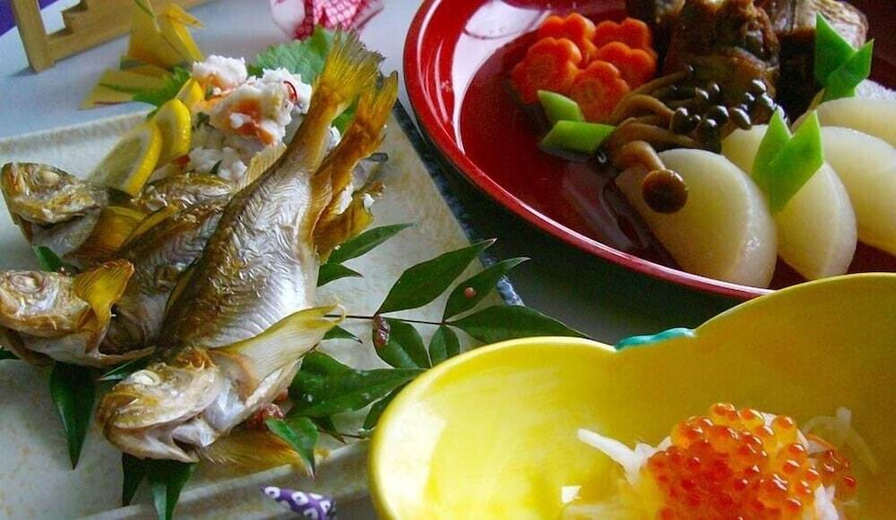 日本海と世界遺産「白神山地」の絶景◎男鹿温泉かけ流しの老舗旅館3408530