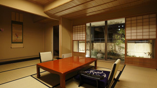 不二 (12畳+洋室) 又は喜久の間 (10畳+床の間+洋室) 禁煙