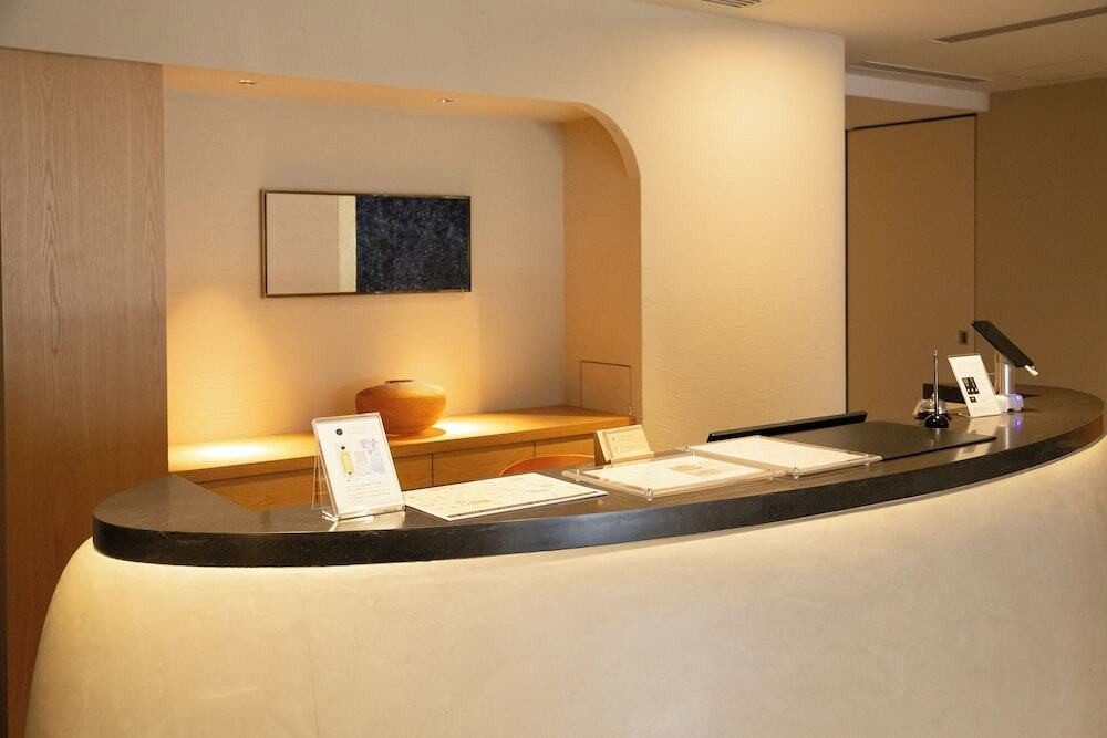 フロント