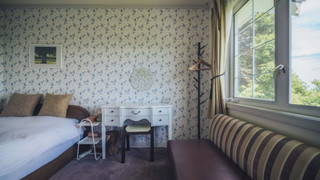 デザイン ルーム ダブルベッド 1 台 パーシャルシービュー