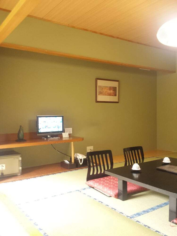 客室内のダイニングエリア