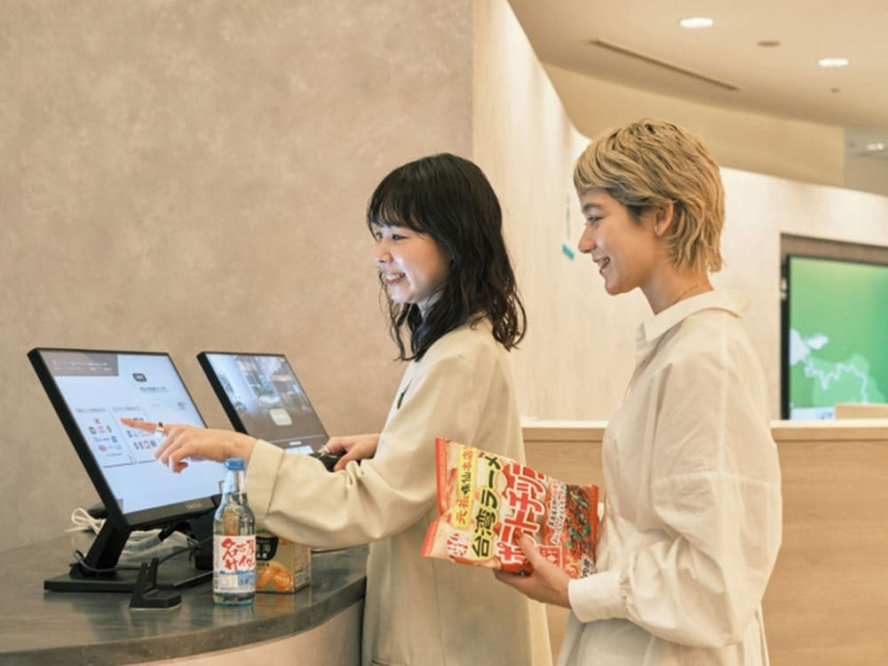 ロビーラウンジ