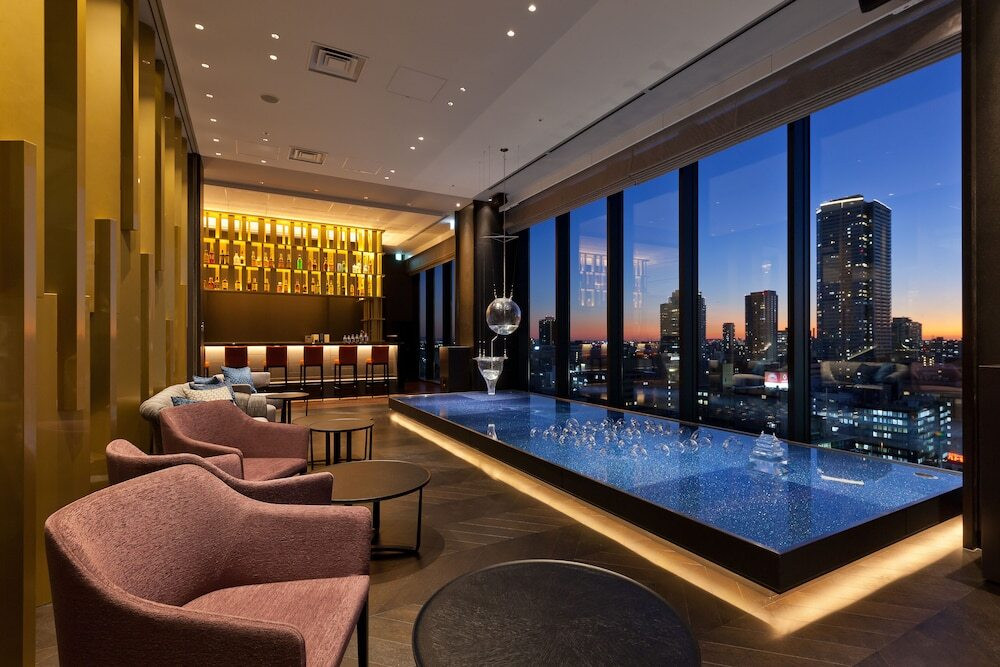 バーラウンジで夜景を見ながら思い出のひと時を4281829