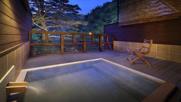 温泉大浴場 夜の露天風呂 / 4