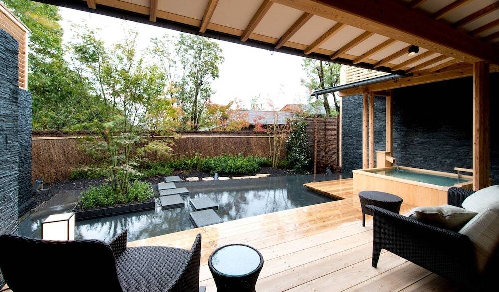 客室露天風呂一例② / 2