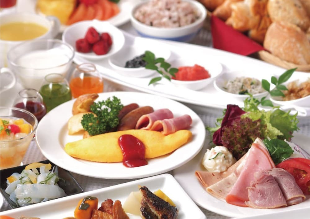 熱々オムレツに焼きたてパン…食欲をそそる朝食ブッフェ4087393