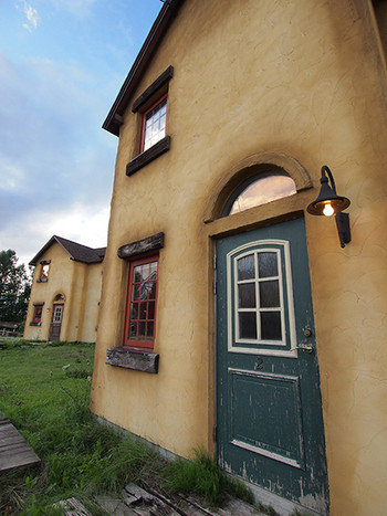 はちみつ色のコテージ49614