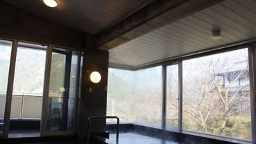 屋内スパ浴槽 / 1