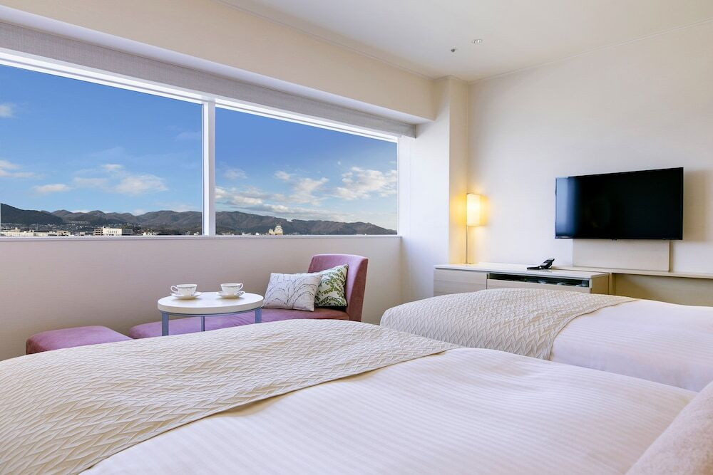 2. 姫路城ビューのラウンジで優雅な夜を♪「ホテル日航姫路」3444615