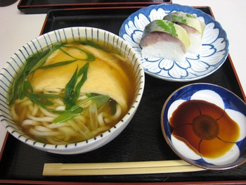 「満寿形屋」 料理 42754598 きつねうどんセット