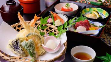 食事・飲み物 / 4