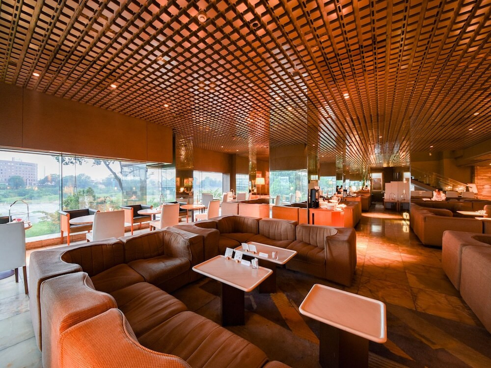 ロビーラウンジ