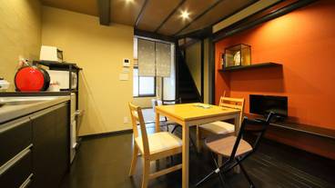 客室内のダイニングエリア / 18