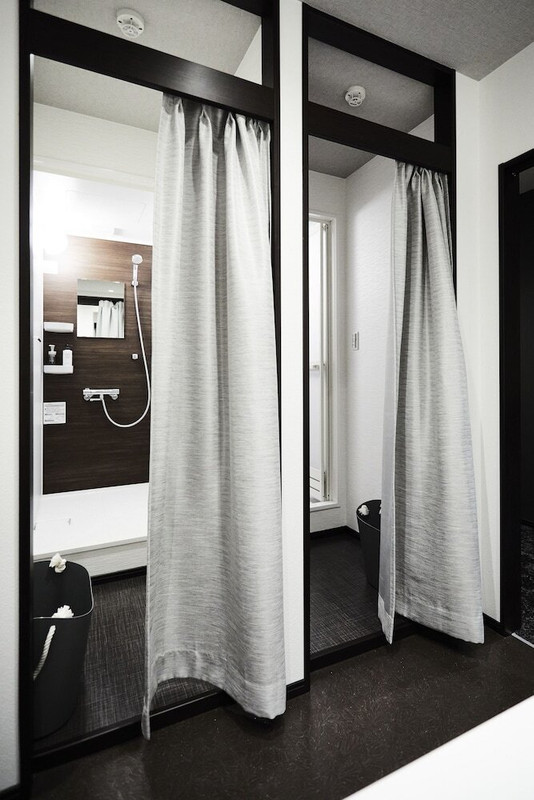 バスルームのシャワー