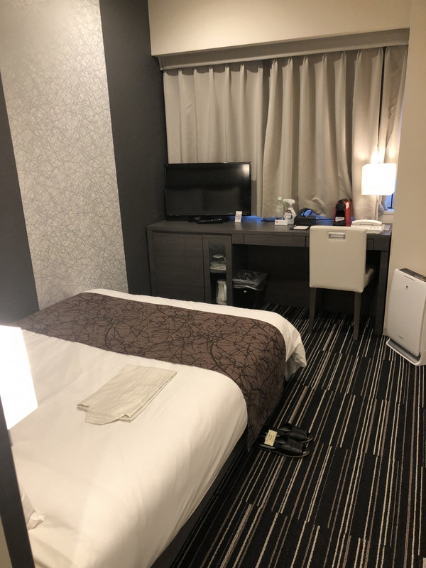 手狭な感じがないダブルの客室でした。