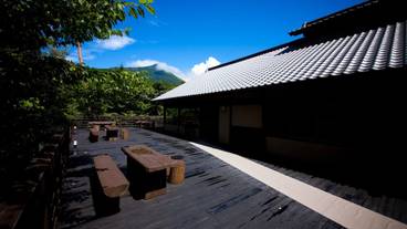 母屋のデッキテラス / 7