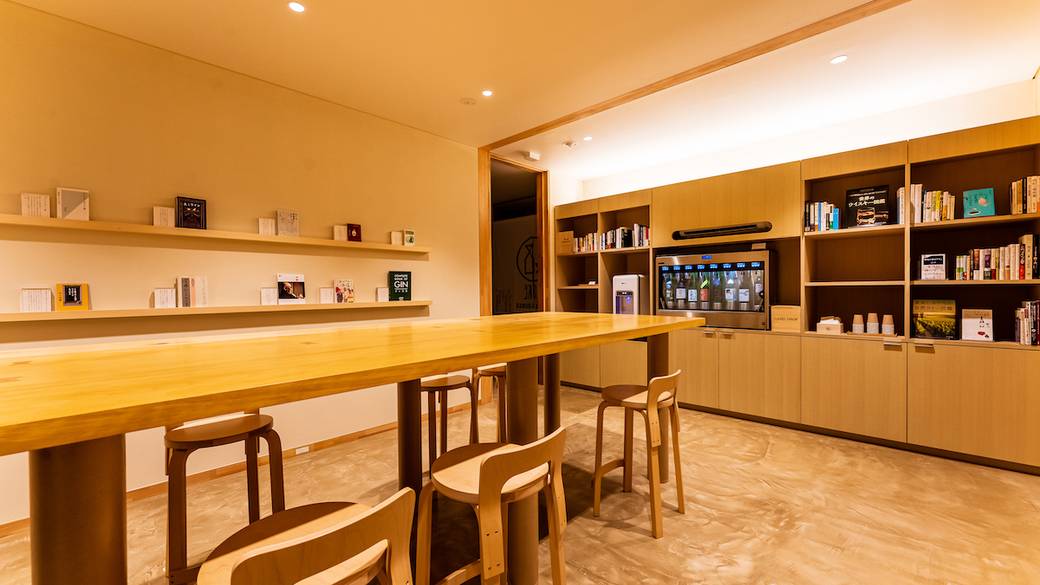 SAKE LOUNGE店内 / 2