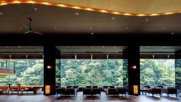 ロビーラウンジ / 3