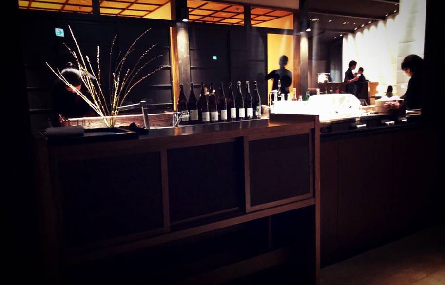 シックな雰囲気のカルデラBAR / 4