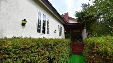 施設の入り口 / 16