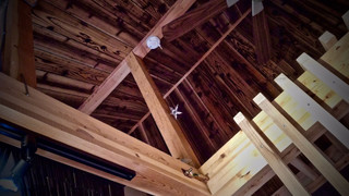 [漆黒の間/Shikkoku-Ma:203号室] スタジオコンフォート: スライド式ダブルベッド/布団 専用バスルーム (シャワーブース/シャワートイレ) 禁煙