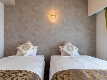 Mr.KINJO 万座ビーチ前 / 4