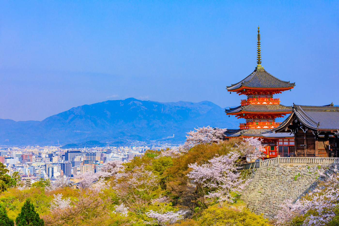 京都 春の清水寺 三重塔