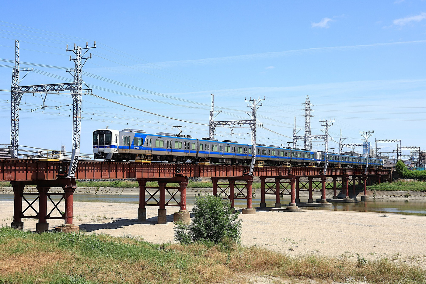 トレインビューの客室から、鉄道のロマンにひたろう3685057