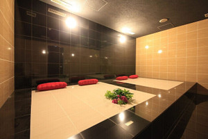 カップルで楽しめる予約制の岩盤浴