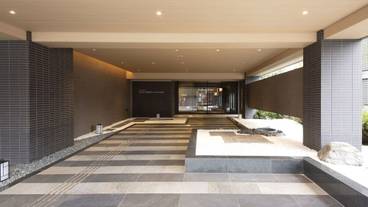 施設の入り口 / 9