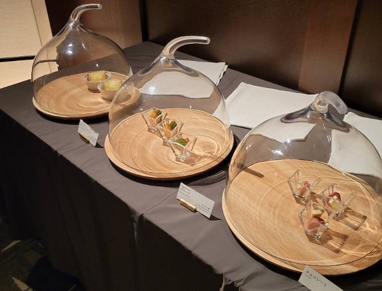 地元のお酒を嗜み
ひとり時間を満喫 / 2