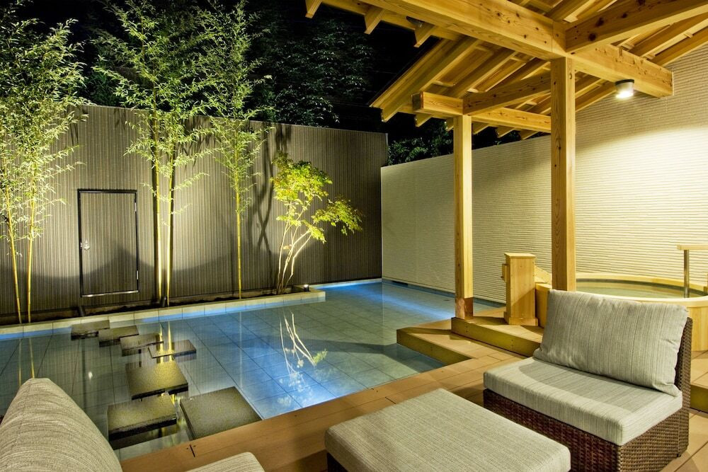 別館 客室の水盤テラス一例②