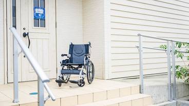 お客様用の車椅子 / 3