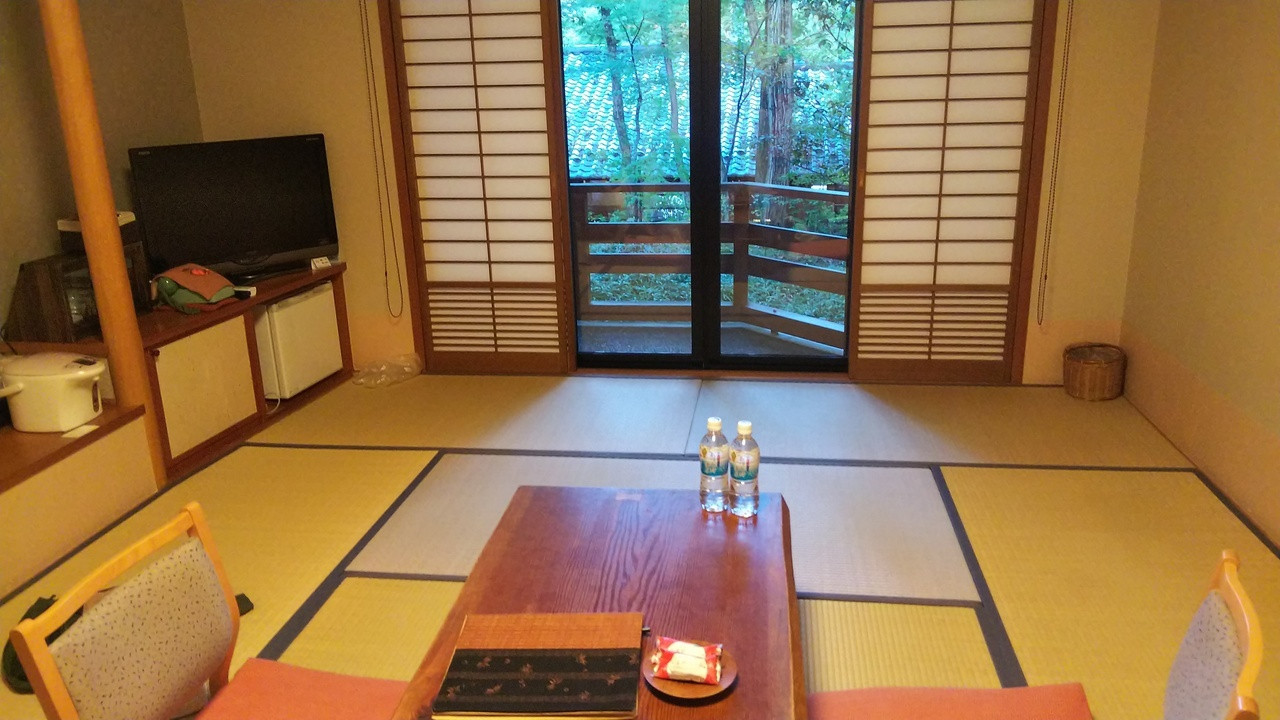 静寂の中で心を休める非日常の温泉旅館3449763