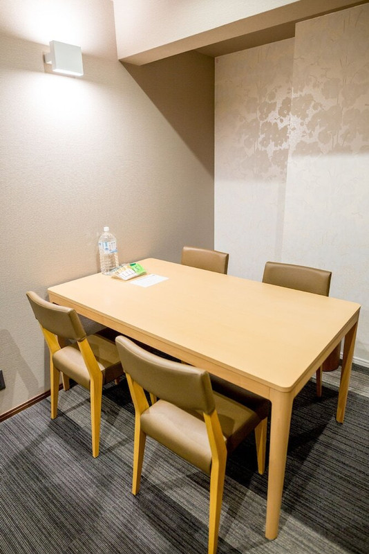 客室内のダイニングエリア